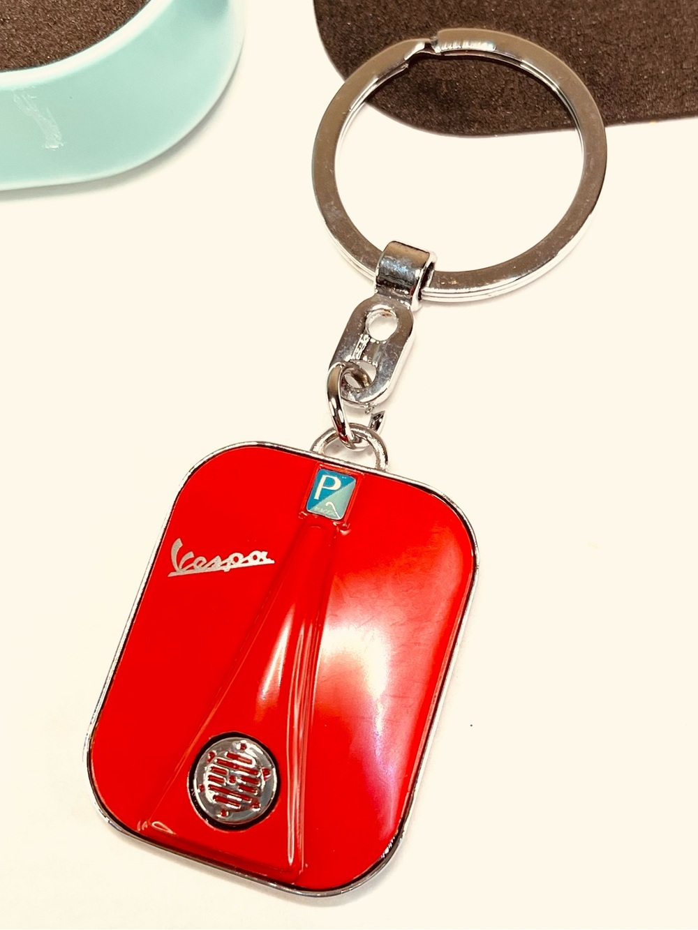 NEW Vespa Piaggio Portachiavi Rosso Red Keychain with Metal Gift Box from Italy